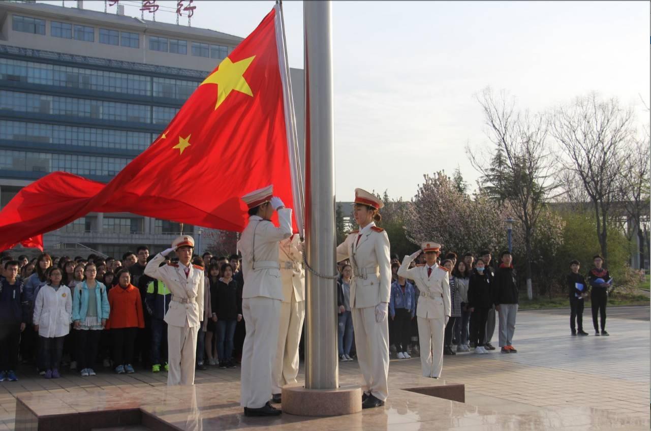 探寻问答精华,畅享厨房不要再装连排插座了,外国人早流行只用这一个,他们是怎么用的?热门话题